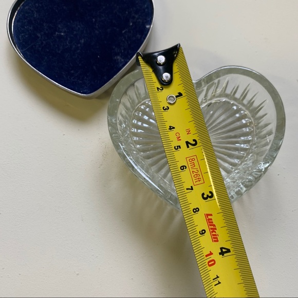 Heart shaped glass container with metal lid - Picture 7 of 8